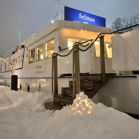 Selmas Hytt Och Salong Hostel Uppsala Buitenkant foto
