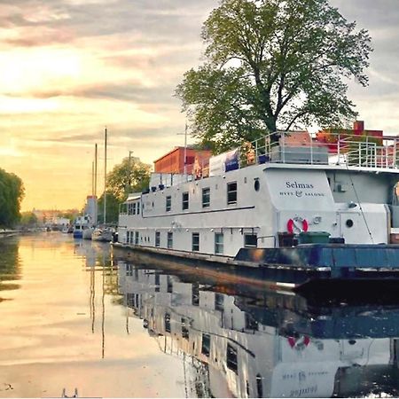 Selmas Hytt Och Salong Hostel Uppsala Buitenkant foto