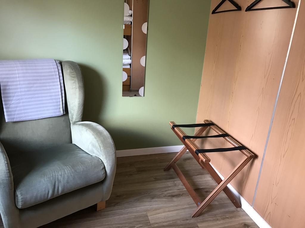 Selmas Hytt Och Salong Hostel Uppsala Buitenkant foto