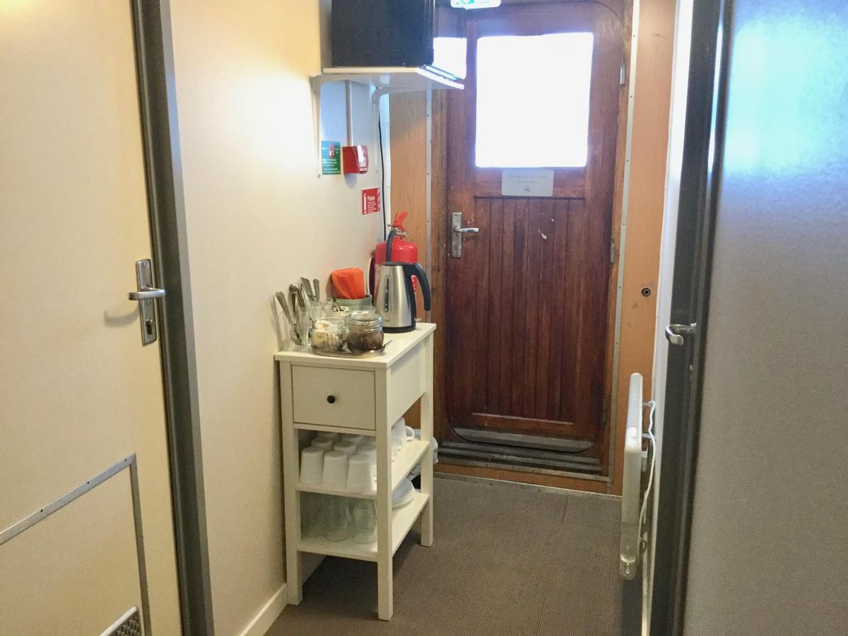 Selmas Hytt Och Salong Hostel Uppsala Buitenkant foto